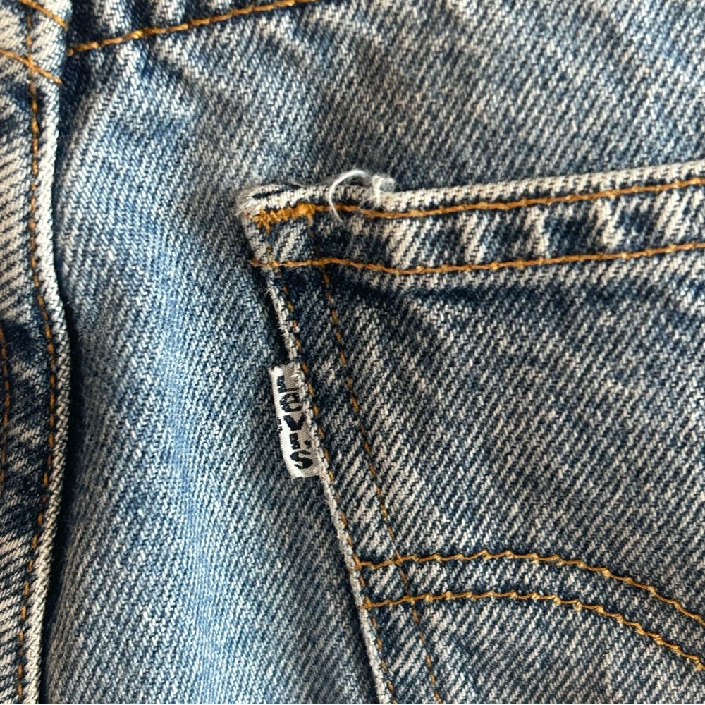 Levi's High Rise Blue Jeans - Picture 4 of 10